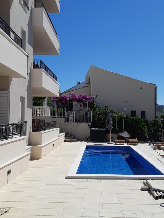 Apartment Lizzi. Trogir Eksteriør billede